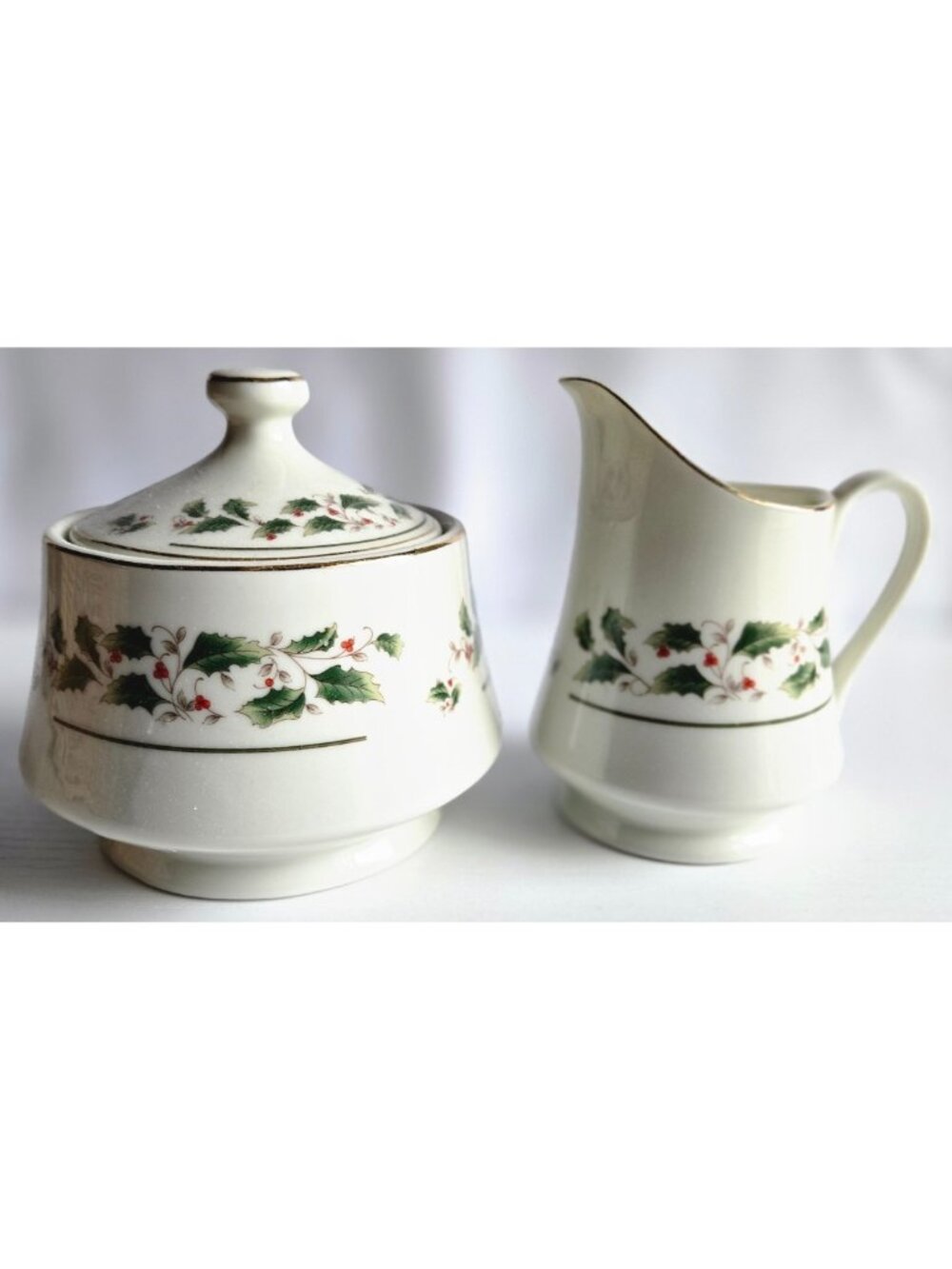 Royal Limited Holly Holiday Creamer and Sugar Bowl with Lid Set Made In Japan